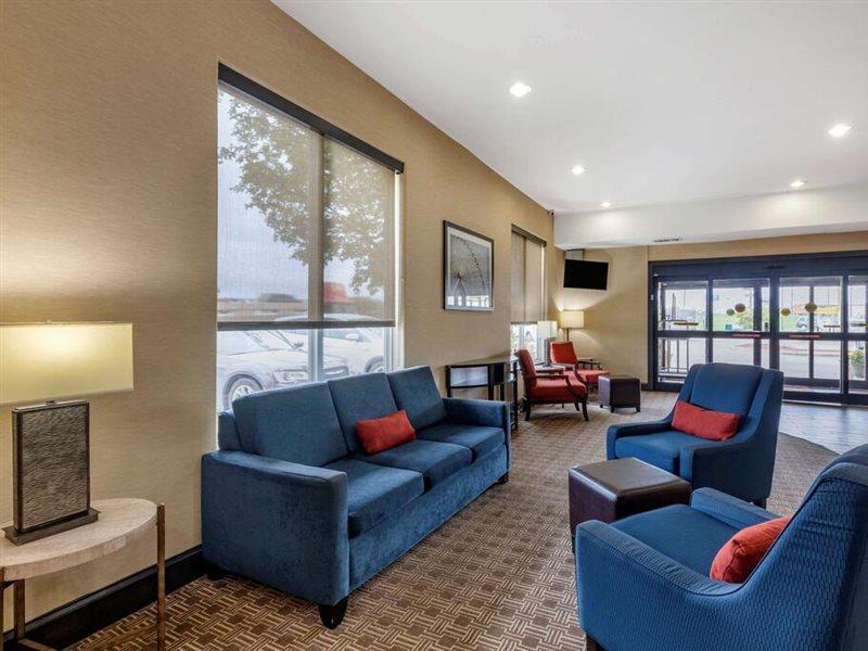 Comfort Suites West Dallas - Cockrell Hill Екстериор снимка