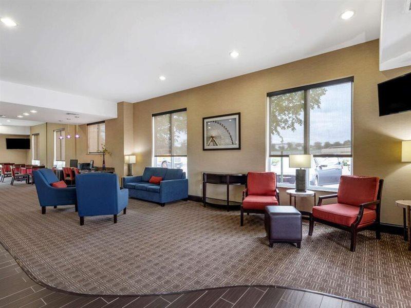 Comfort Suites West Dallas - Cockrell Hill Екстериор снимка