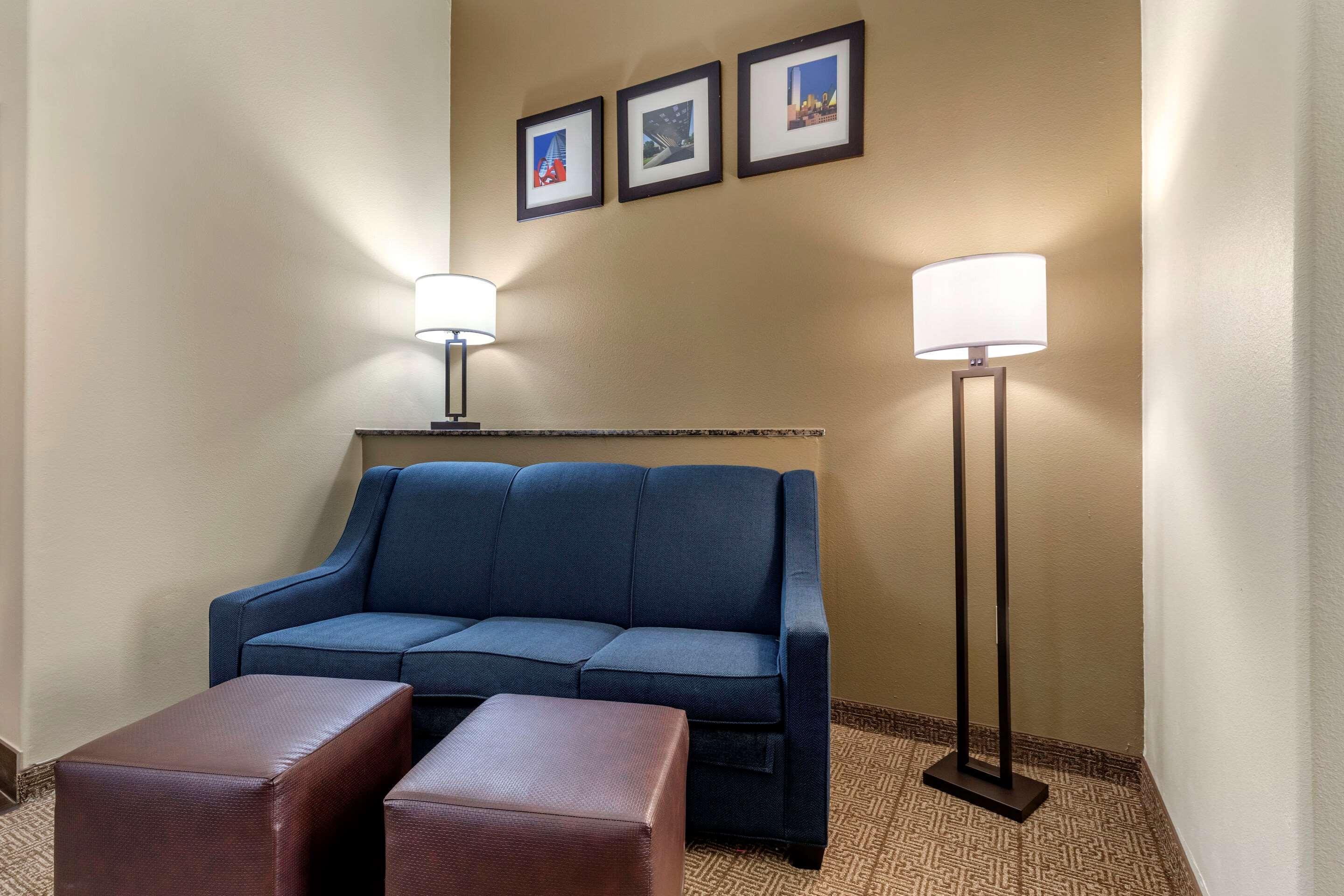 Comfort Suites West Dallas - Cockrell Hill Екстериор снимка
