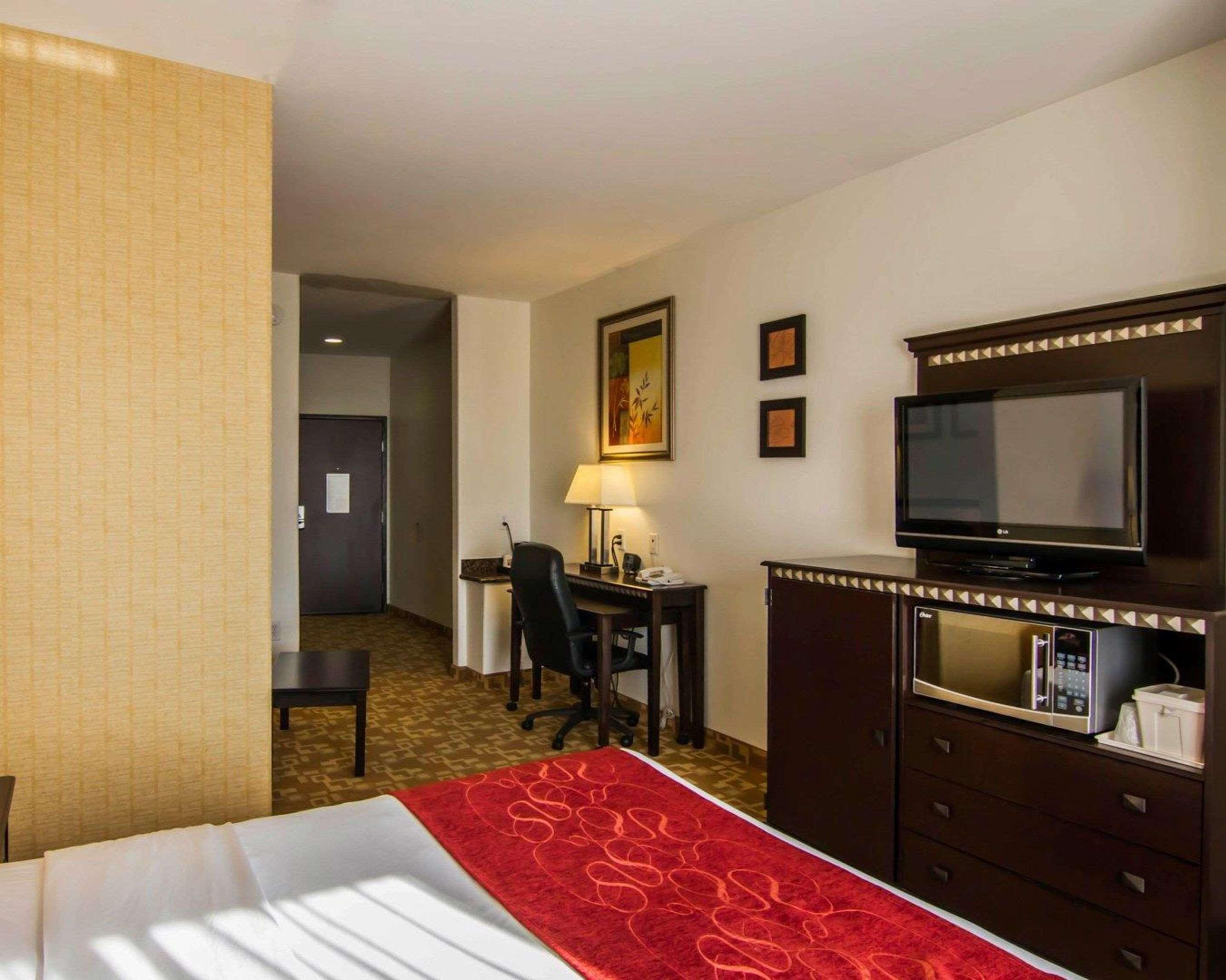 Comfort Suites West Dallas - Cockrell Hill Екстериор снимка