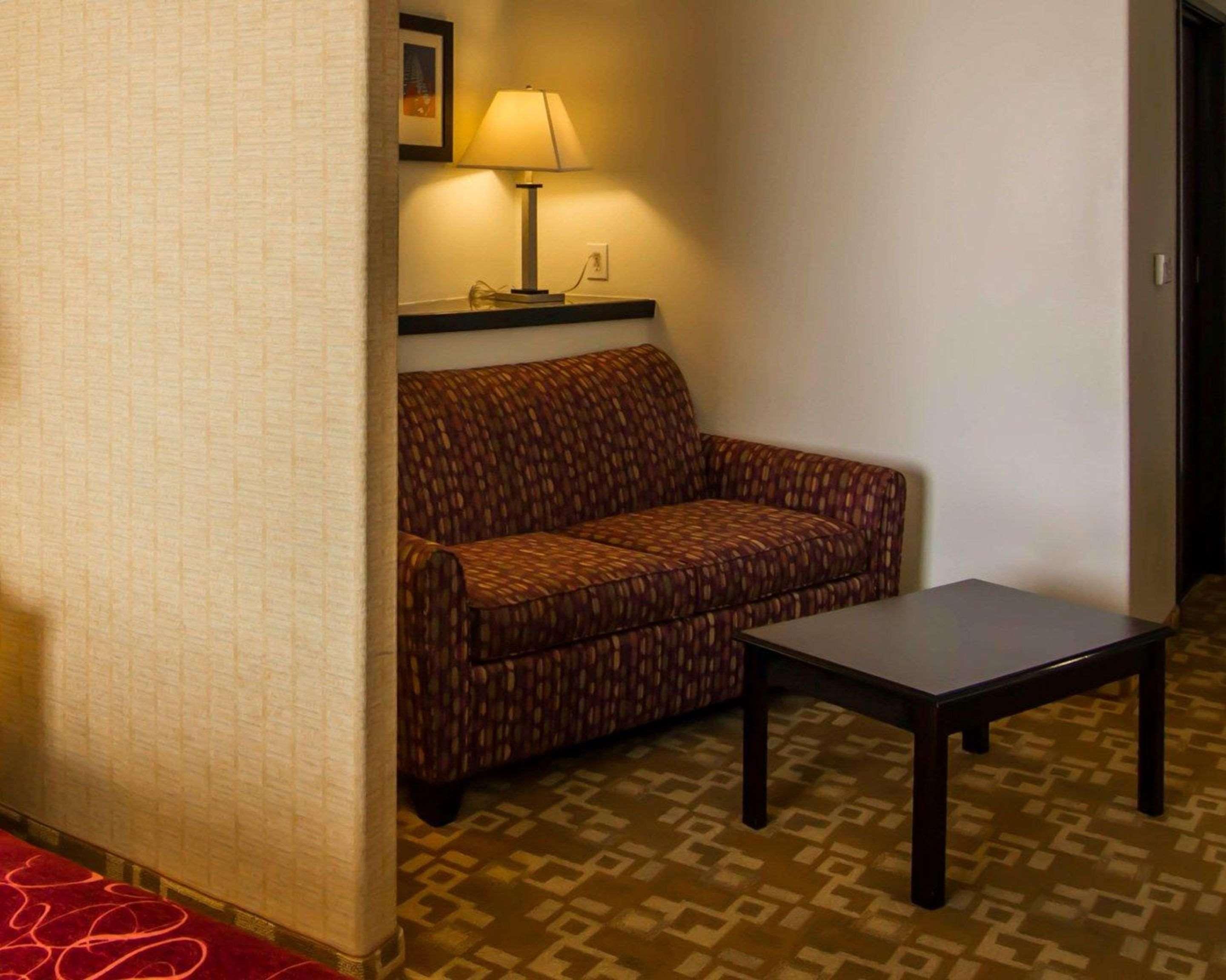 Comfort Suites West Dallas - Cockrell Hill Екстериор снимка