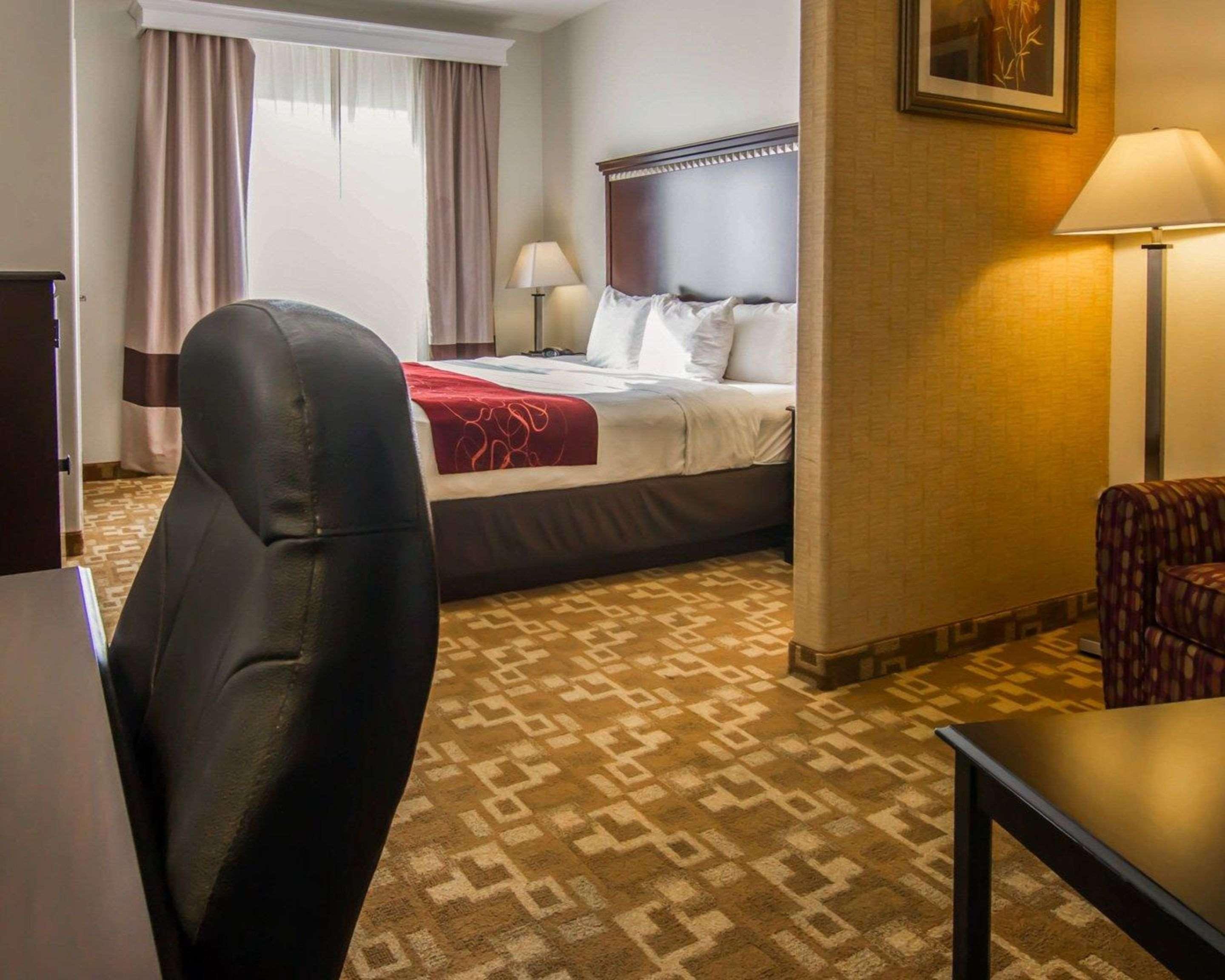 Comfort Suites West Dallas - Cockrell Hill Екстериор снимка