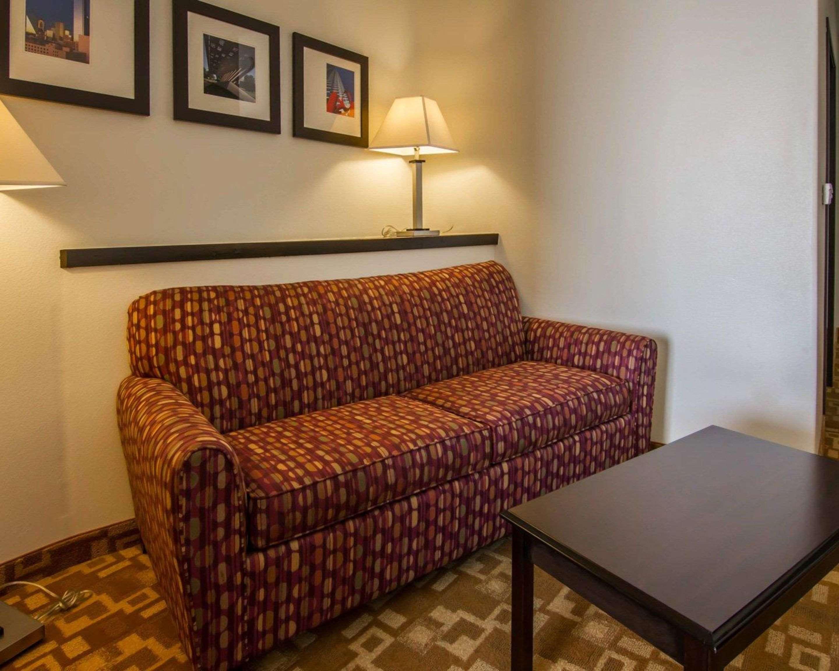 Comfort Suites West Dallas - Cockrell Hill Екстериор снимка