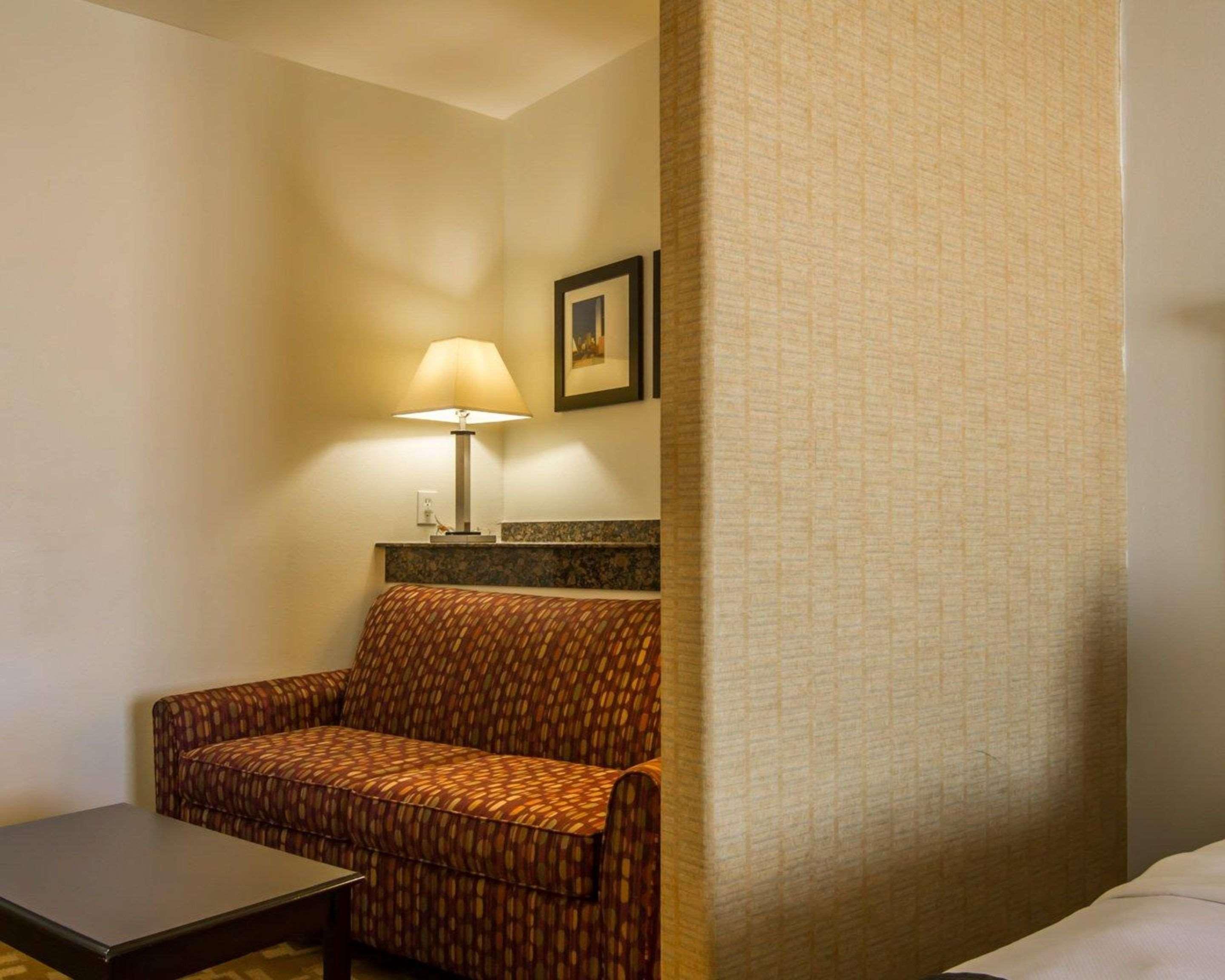 Comfort Suites West Dallas - Cockrell Hill Екстериор снимка