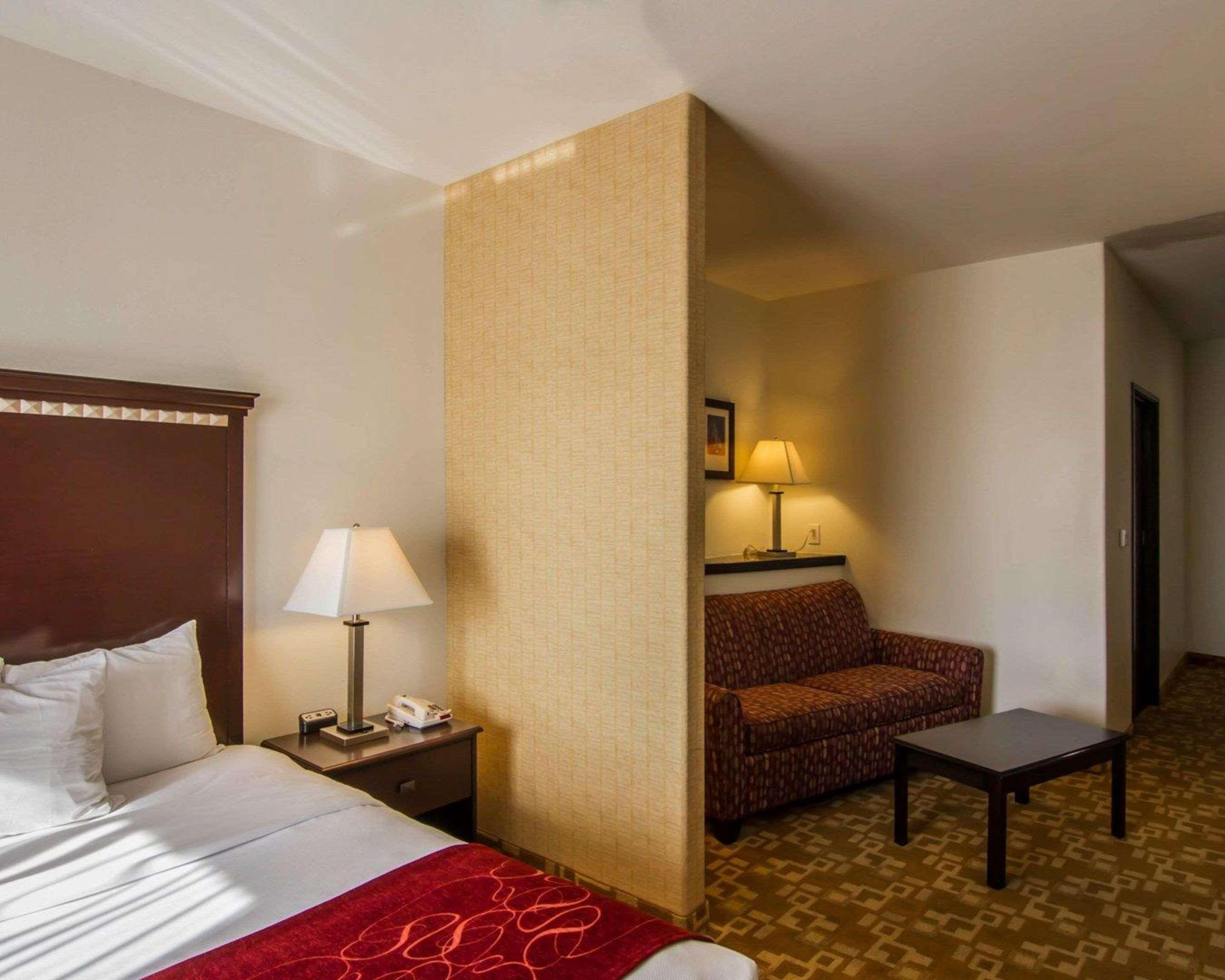 Comfort Suites West Dallas - Cockrell Hill Екстериор снимка