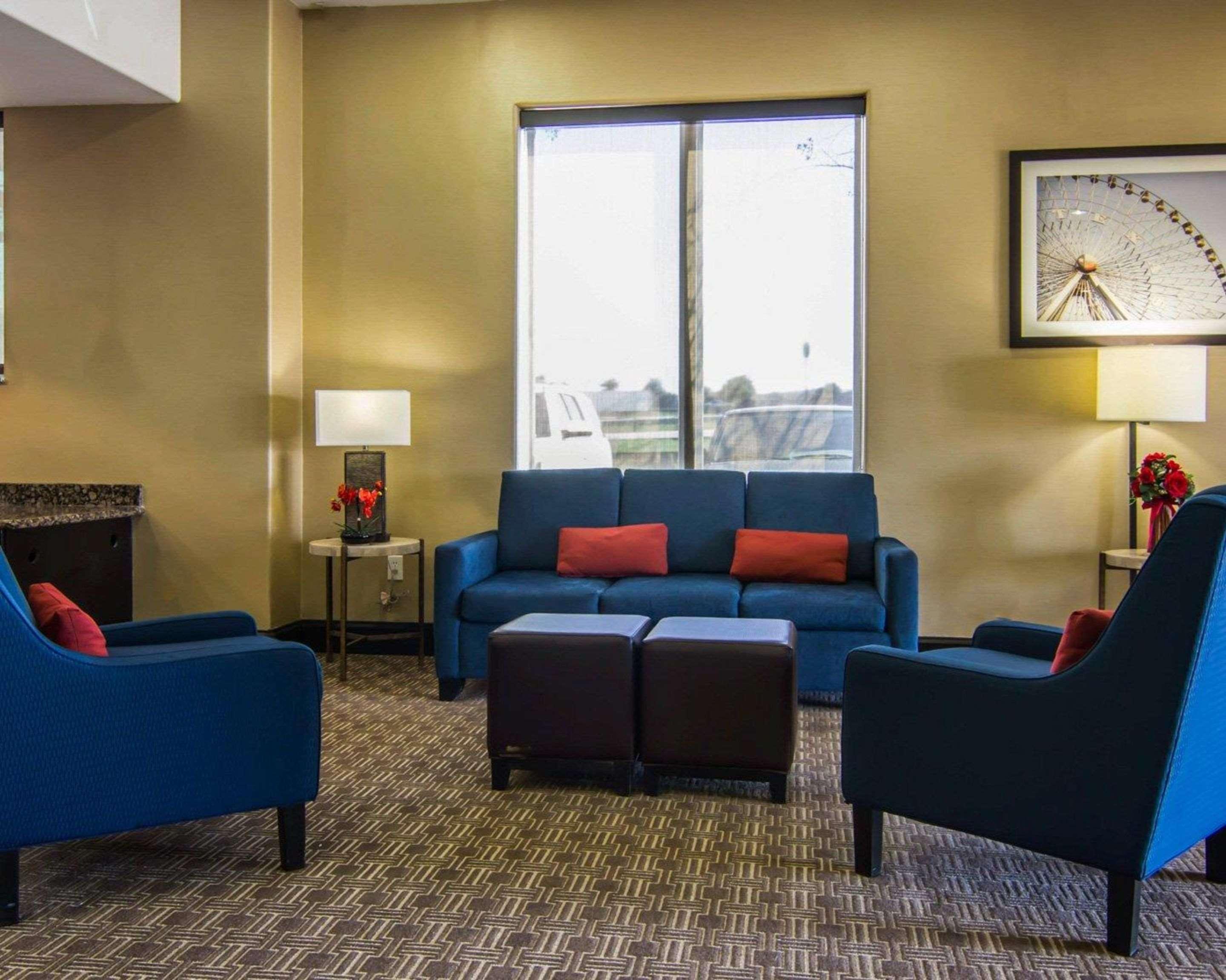 Comfort Suites West Dallas - Cockrell Hill Екстериор снимка