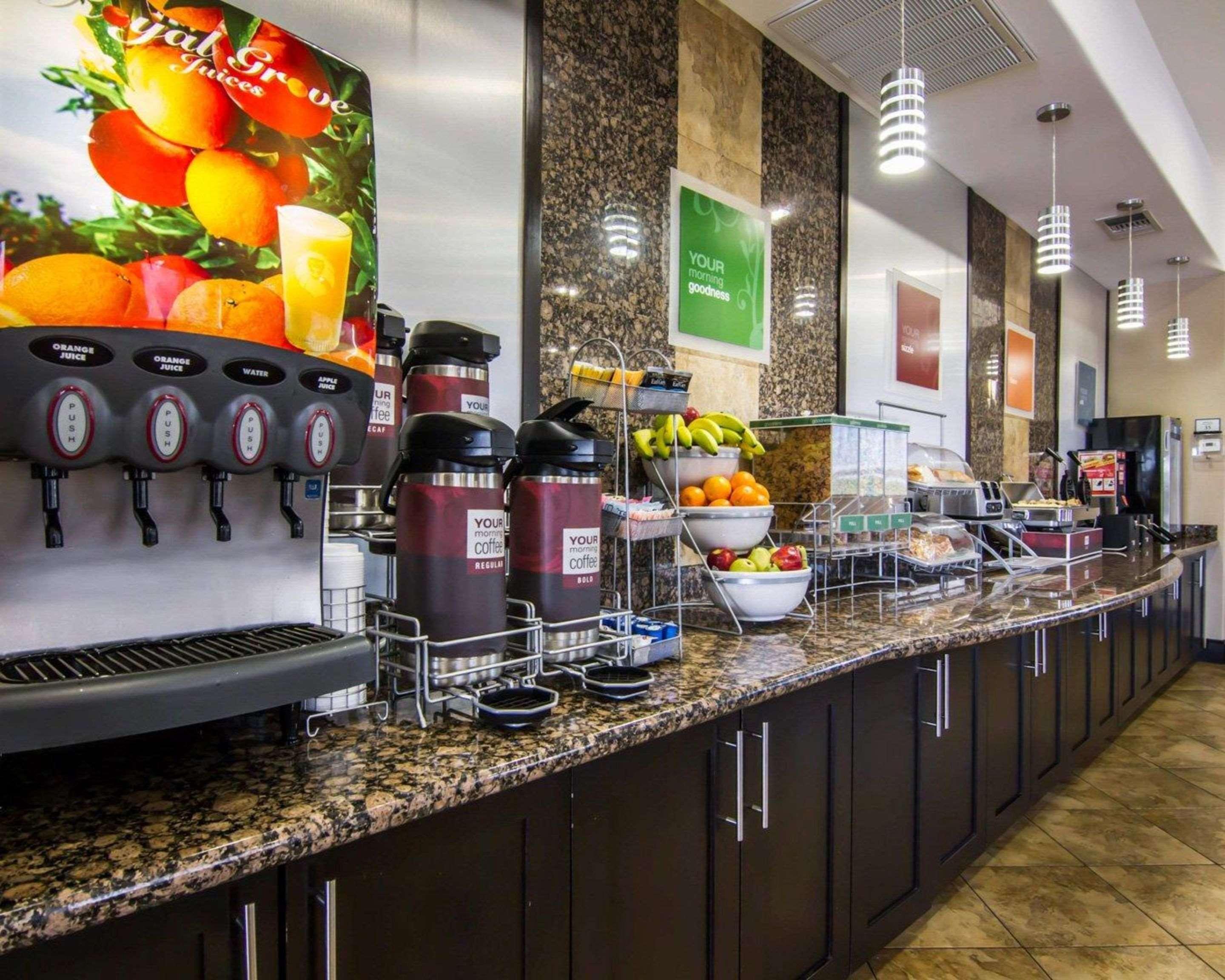 Comfort Suites West Dallas - Cockrell Hill Екстериор снимка