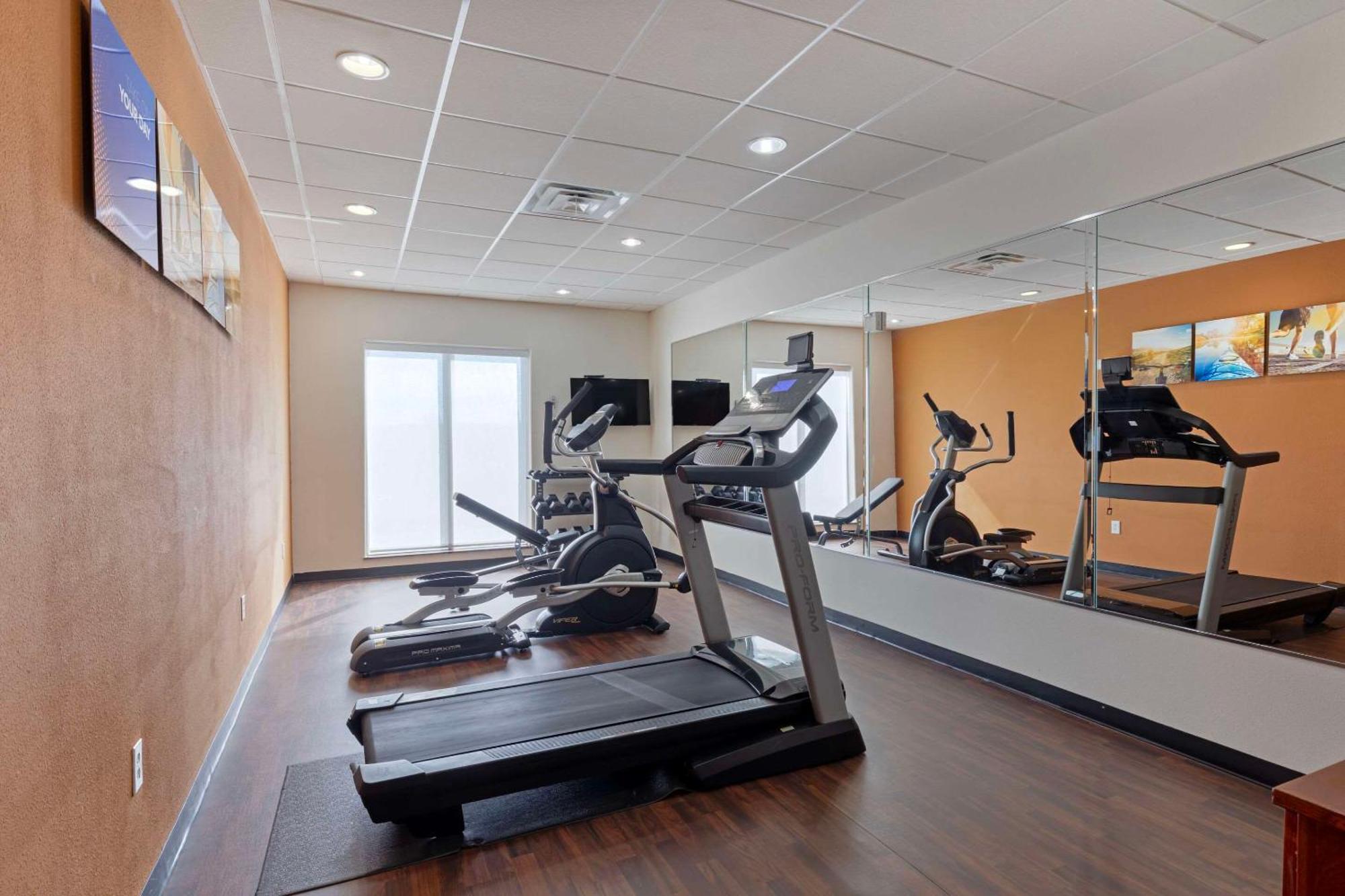 Comfort Suites West Dallas - Cockrell Hill Екстериор снимка